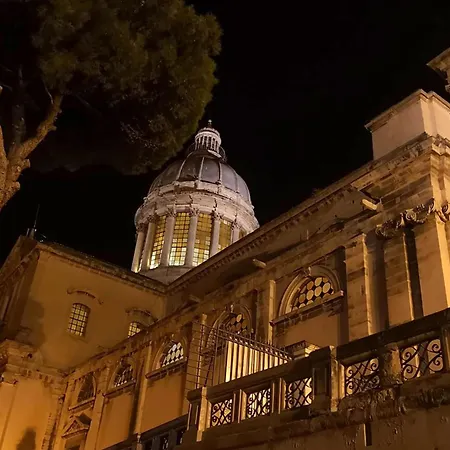 La Casa Dei Giarrentini