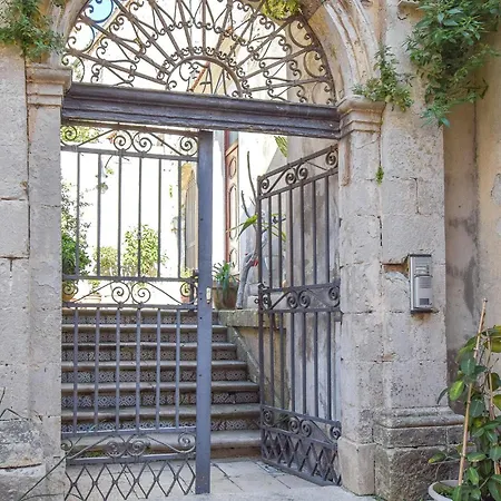 La Casa Dei Giarrentini *